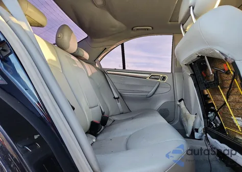 2004 Mercedes-Benz C 320 z USA, uszkodzony, nr VIN WDBRF64J04F519269